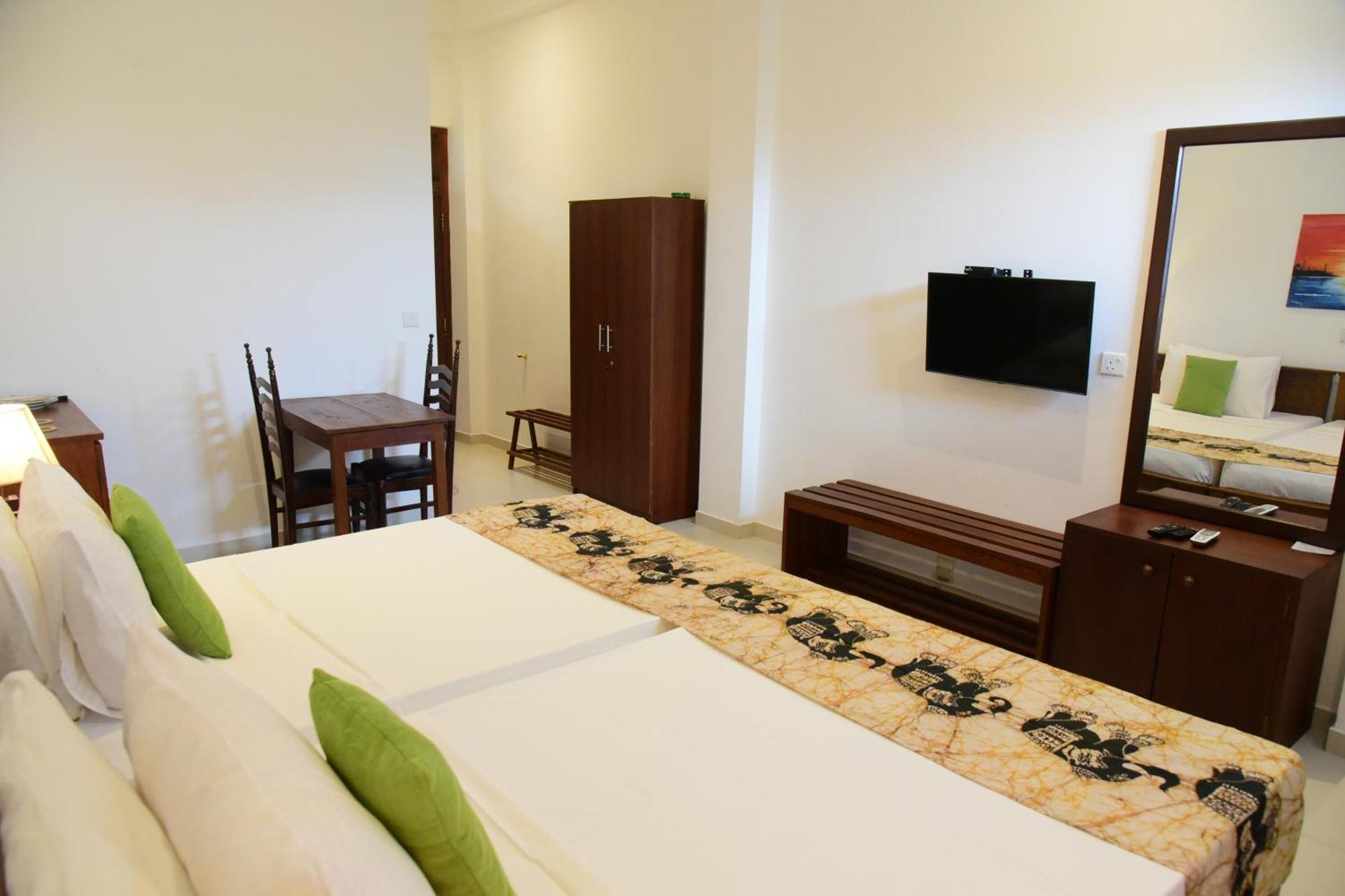 Tranquil Hotell Hikkaduwa Exteriör bild